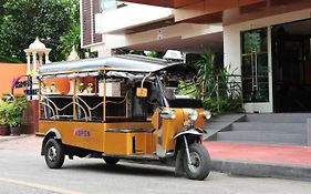 โรงแรมแอสเพน สวีท สุขุมวิท 2 กรุงเทพ (SHA Extra Plus)